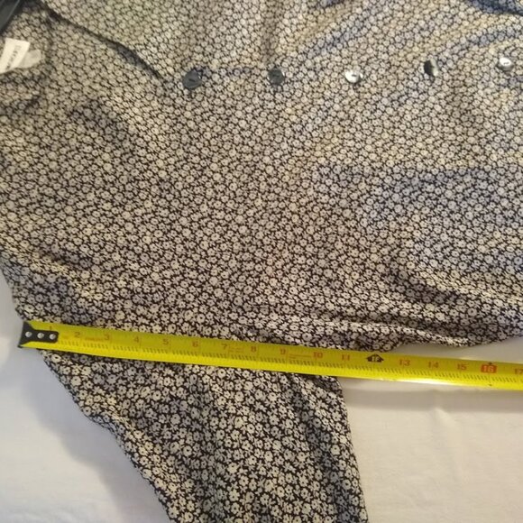 In Group II 2X mini dress/tunic top black w-ivory floral print - Picture 7 of 13